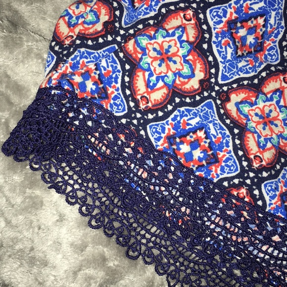 Pattern flowy shorts - Picture 3 of 4